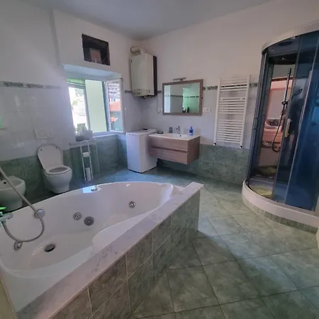 Casa Giulia * Genova